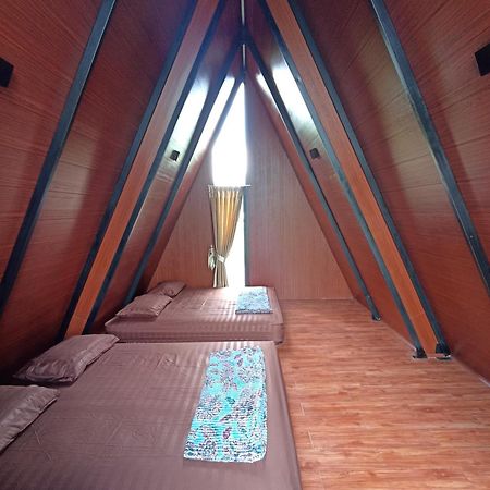 Wawowow Hotel Tomohon Buitenkant foto